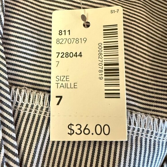 Reitmans black and white pinstripe sleeveless button down top shirt blouse - Picture 11 of 11